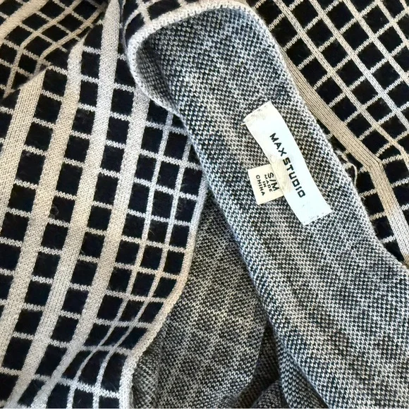 Max studio a-line fit and flare black and white grid skirt - Picture 2 of 3